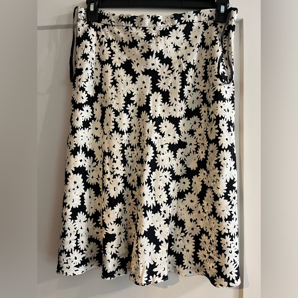 Liz Claiborne Y2K Black and White Floral Silk Skirt (8)